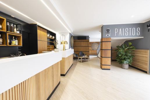 Hotel lobby and reception.